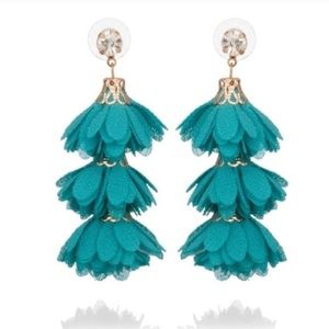 🆕 ✨ Teal Three Tassel Layered Earrings ✨
